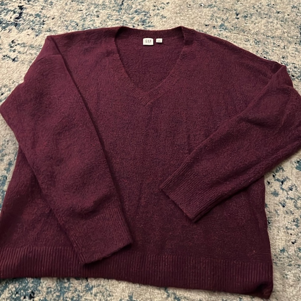 GAP sweater size M purple